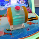Zwei Spieler, die Spiel-Maschine mit bunter LED fischen, beleuchtet Holz + Acrylmaterial